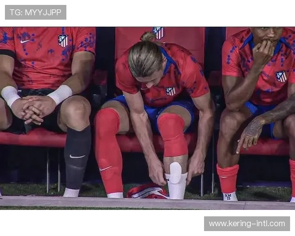 曼联后卫迭戈·莱昂冬窗外租尼斯，不含买断条款